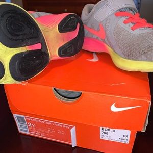 Girls size 2 Nike Revolution 4 Fade